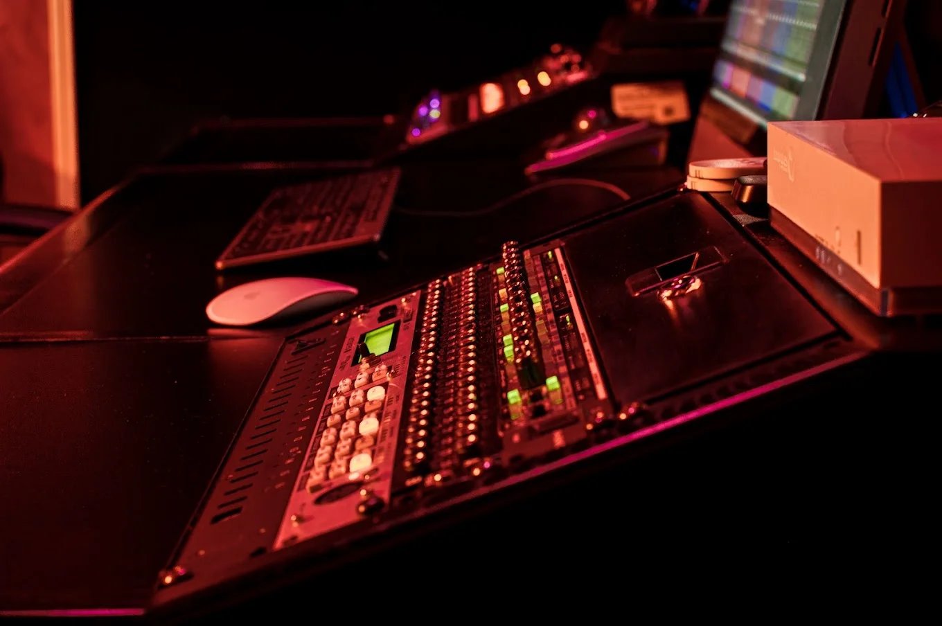 Studio BPM Formation - Console de mixage professionnelle